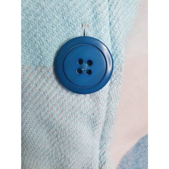 Cabela's Women's Blue and Grey Plaid Button Up Flannel Shacket Farm Chores Cozy - Picture 6 of 8